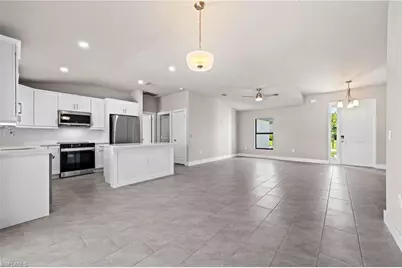 1807 NE 2nd St, Cape Coral, FL 33909 - Photo 11