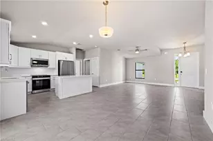 1807 NE 2nd St, Cape Coral, FL 33909 - Photo 11