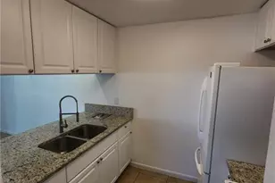 903 SE 23rd Pl, Cape Coral, FL 33990 - Photo 5