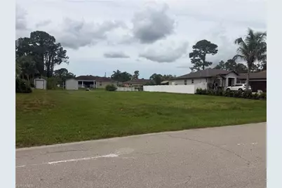 1017 Alaska Ave, Lehigh Acres, FL 33971 - Photo 3