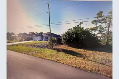 2010 NE 34th Ter, Cape Coral, FL 33909 - Photo 3