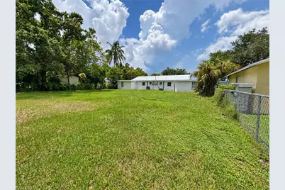 579 Wood Ave, Fort Myers, FL 33905 - Photo 13