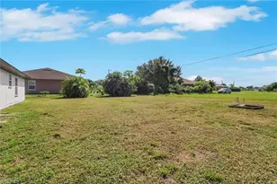 2028 NE 17th Pl, Cape Coral, FL 33909 - Photo 27