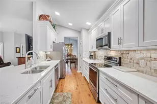 9521 Hemingway Ln, Fort Myers, FL 33913 - Photo 11