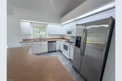 924 NW 12th Pl, Cape Coral, FL 33993 - Photo 5