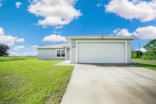 9023 W Crow Cir, Labelle, FL 33935 - Photo 1