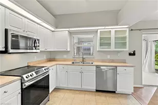 304 NE 20th Terrace, Cape Coral, FL 33909 - Photo 9