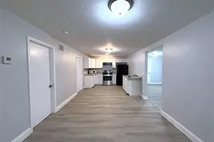2117 Mitchell Ct, Fort Myers, FL 33916 - Photo 7