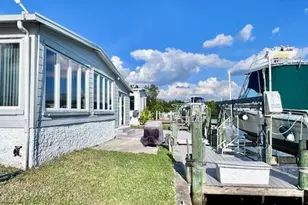 5545 Sir Walter Way, North Fort Myers, FL 33917 - Photo 31