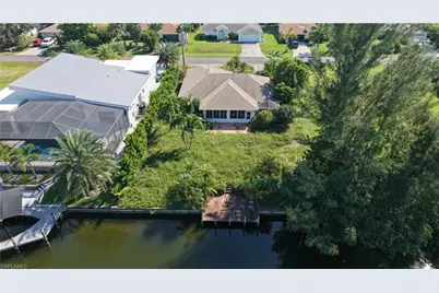 209 SE 28th Ter, Cape Coral, FL 33904 - Photo 5