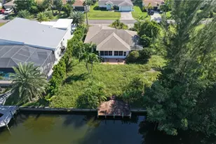 209 SE 28th Terrace, Cape Coral, FL 33904 - Photo 5