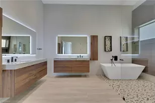 5653 Riverside Dr, Cape Coral, FL 33904 - Photo 17