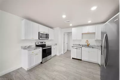 2405 Maple Ave, Fort Myers, FL 33901 - Photo 9