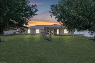 323 NW 10th St, Cape Coral, FL 33993 - Photo 35