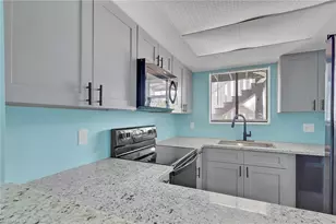 1055 Palm Ave, North Fort Myers, FL 33903 - Photo 13