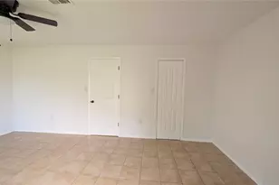 1031 SE 9th St, Cape Coral, FL 33990 - Photo 15
