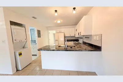 1031 SE 9th St #5, Cape Coral, FL 33990 - Photo 5