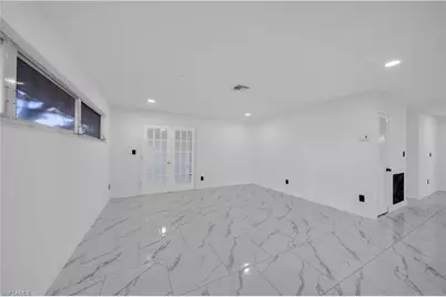 139 E Lake Dr, Lehigh Acres, FL 33936 - Photo 17