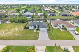 2107 SW 15th Pl, Cape Coral, FL 33991 - Photo 39