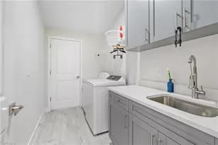 2817 SW 3rd St, Cape Coral, FL 33991 - Photo 35