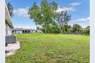334 SW 28th Ter, Cape Coral, FL 33914 - Photo 25
