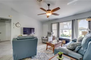 929 SE 6th Terrace, Cape Coral, FL 33990 - Photo 5