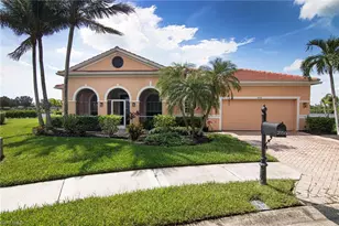 2656 Fairmont Isle Cir, Cape Coral, FL 33991 - Photo 29