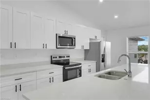 1619 NE 36th Ln, Cape Coral, FL 33909 - Photo 11