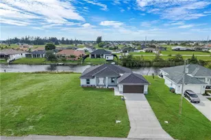 1822 NE 1st Pl, Cape Coral, FL 33909 - Photo 3