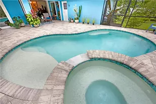 909 SW 31st St, Cape Coral, FL 33914 - Photo 13