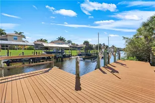 9214 Palm Island Cir, North Fort Myers, FL 33903 - Photo 3
