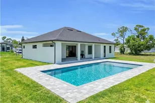 4317 NE 9th Ct, Cape Coral, FL 33909 - Photo 7