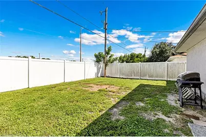 1801/1803 SW Santa Barbara Pl, Cape Coral, FL 33991 - Photo 35