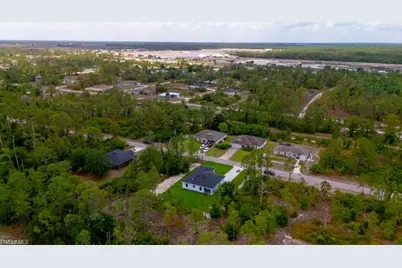 719 Almelia St E, Lehigh Acres, FL 33974 - Photo 5