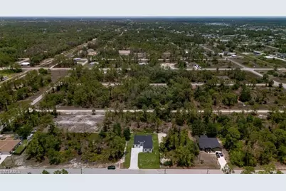 719 Almelia St E, Lehigh Acres, FL 33974 - Photo 3