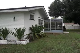 10300 McGregor Blvd, Fort Myers, FL 33919 - Photo 3