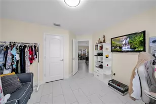 1211 NW 27th Pl, Cape Coral, FL 33993 - Photo 7
