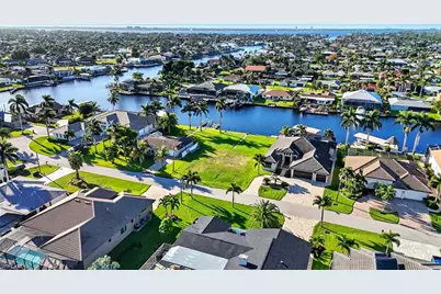 126 SW 50th St, Cape Coral, FL 33914 - Photo 5