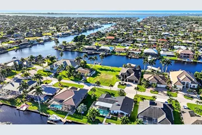 126 SW 50th St, Cape Coral, FL 33914 - Photo 7