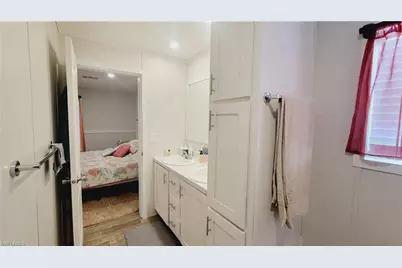 352 Shoreland Dr, Fort Myers, FL 33905 - Photo 9