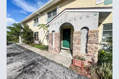 6635 Warwick Cir #4, Fort Myers, FL 33919 - Photo 3