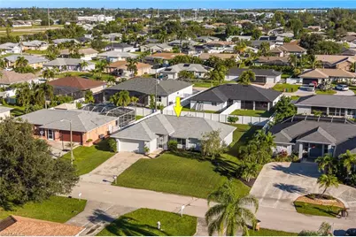 147 SE 19th Ln, Cape Coral, FL 33990 - Photo 35