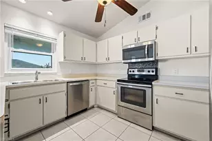 147 SE 19th Ln, Cape Coral, FL 33990 - Photo 15