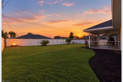 147 SE 19th Ln, Cape Coral, FL 33990 - Photo 29