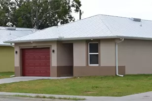 1820 French St, Fort Myers, FL 33916 - Photo 3