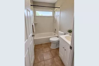 606 SE 9th St, Cape Coral, FL 33990 - Photo 9