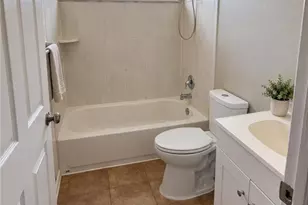606 SE 9th St, Cape Coral, FL 33990 - Photo 9