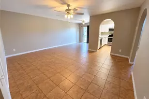 606 SE 9th St, Cape Coral, FL 33990 - Photo 5