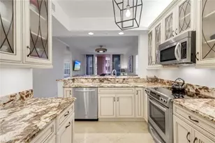 401 Bayfront Pl, Naples, FL 34102 - Photo 3