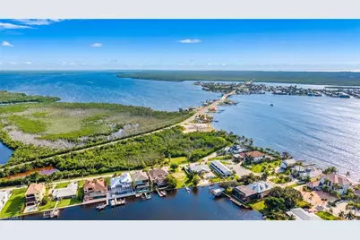 12190 Shoreview Dr, Matlacha, FL 33993 - Photo 13